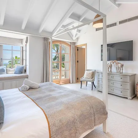 Vacation I White Orchid, Palatial Villa, Private Heated Pool, Prime Golf Valley Location, Minutes From Puerto Banus, Luxury Interiors, Outdoor Fire Pit Lounge Villa