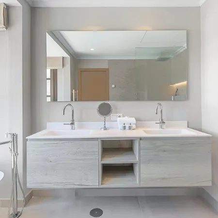 Vacation I White Orchid, Palatial Villa, Private Heated Pool, Prime Golf Valley Location, Minutes From Puerto Banus, Luxury Interiors, Outdoor Fire Pit Lounge Villa *