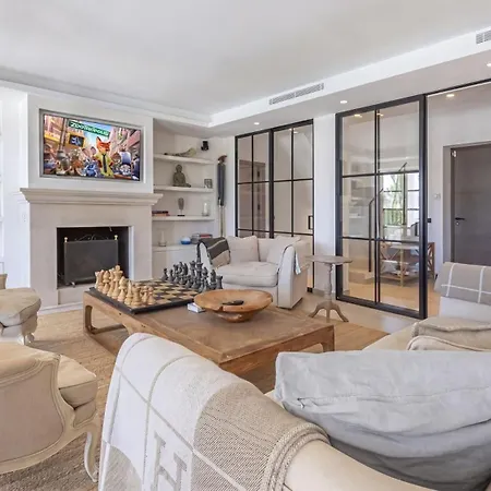 Vacation I White Orchid, Palatial Villa, Private Heated Pool, Prime Golf Valley Location, Minutes From Puerto Banus, Luxury Interiors, Outdoor Fire Pit Lounge *