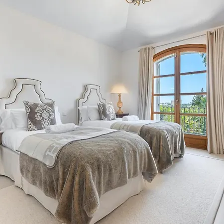 Vacation I White Orchid, Palatial Villa, Private Heated Pool, Prime Golf Valley Location, Minutes From Puerto Banus, Luxury Interiors, Outdoor Fire Pit Lounge * Marbella